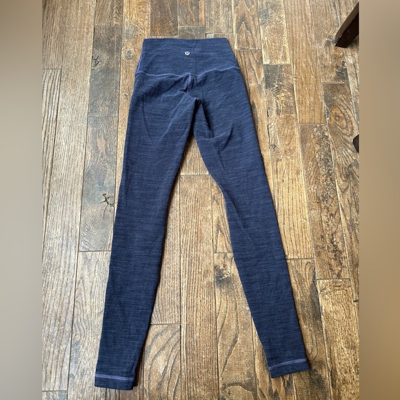 EUC Women’s Lululemon Leggings Sz 2 - Picture 4 of 7